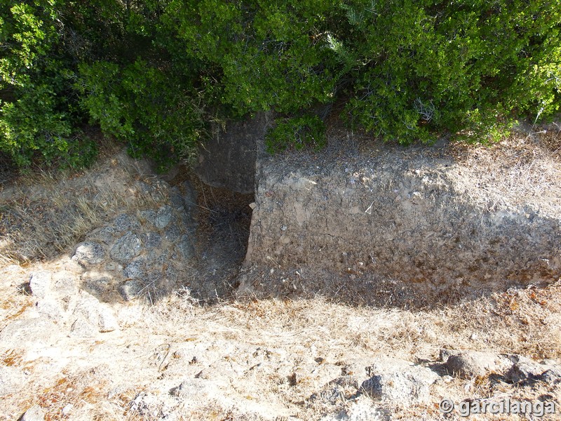 Recinto murado del Cerro de la Mesa