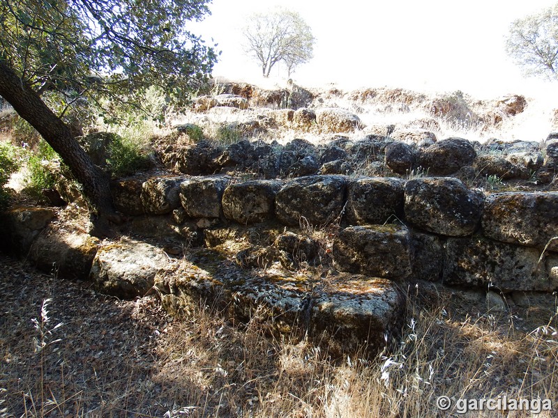 Recinto murado del Cerro de la Mesa