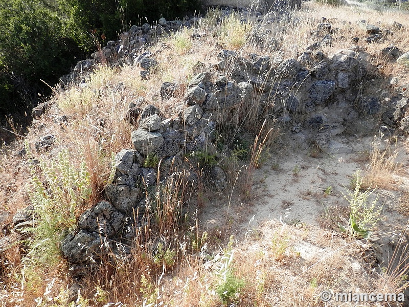 Recinto murado del Cerro de la Mesa