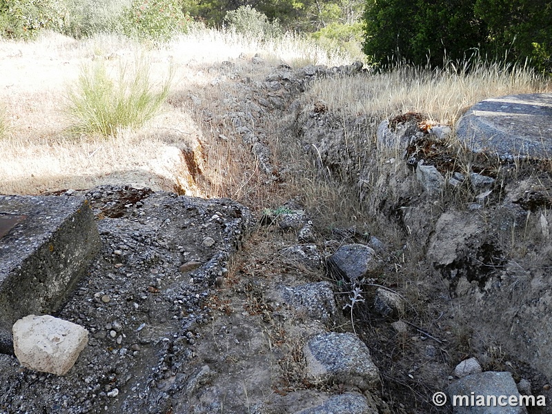 Recinto murado del Cerro de la Mesa