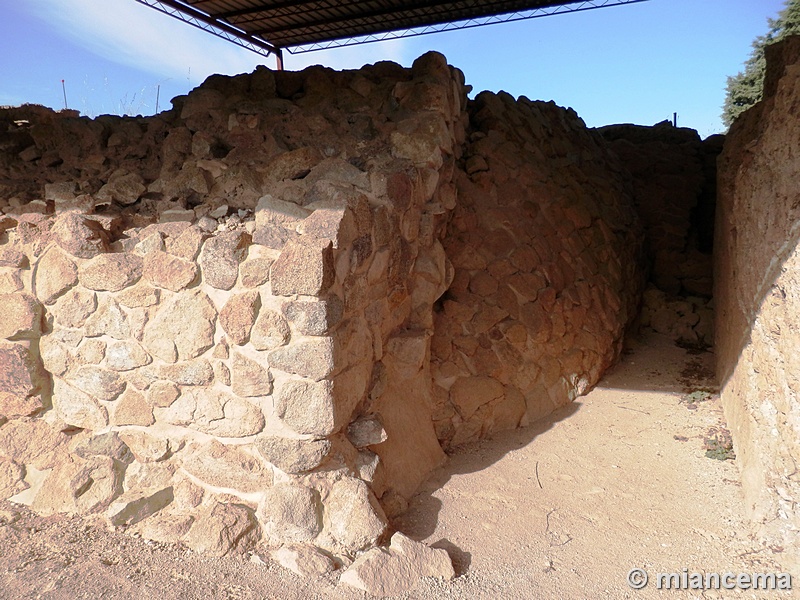 Recinto murado del Cerro de la Mesa