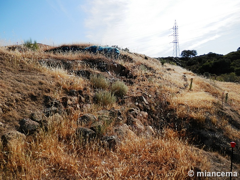 Recinto murado del Cerro de la Mesa