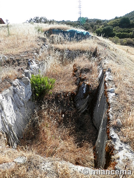 Recinto murado del Cerro de la Mesa