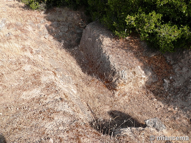 Recinto murado del Cerro de la Mesa