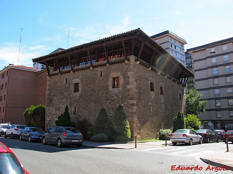 Casa torre de Ariz