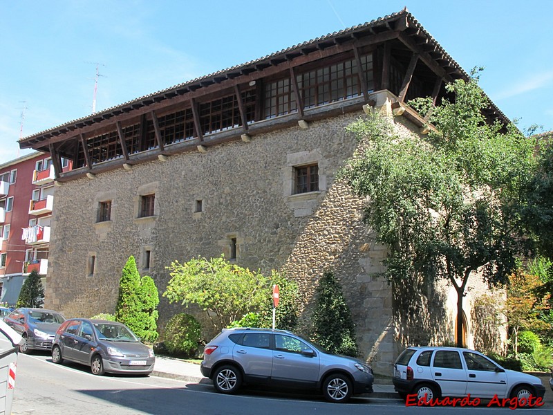 Casa torre de Ariz