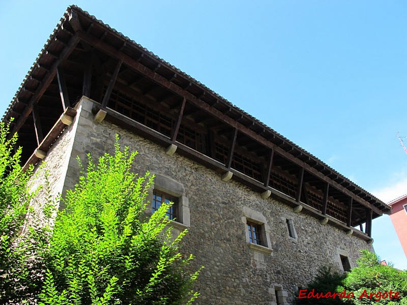 Casa torre de Ariz