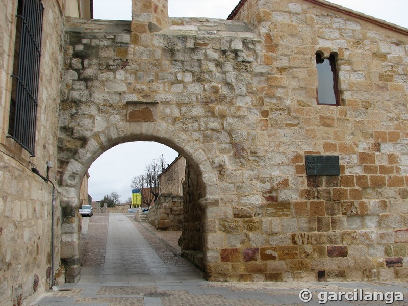Puerta de Olivares