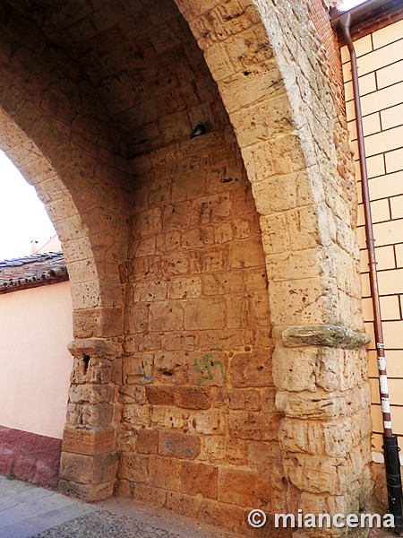 Muralla urbana de Villalpando