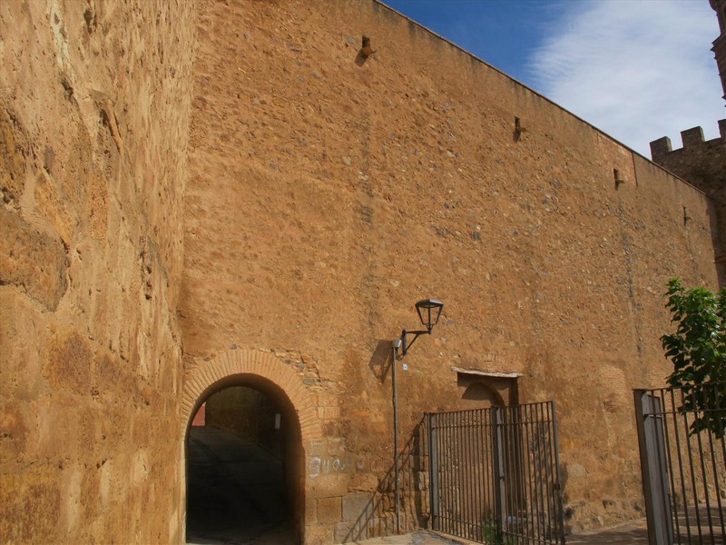 Arco junto a la Torre del Rey