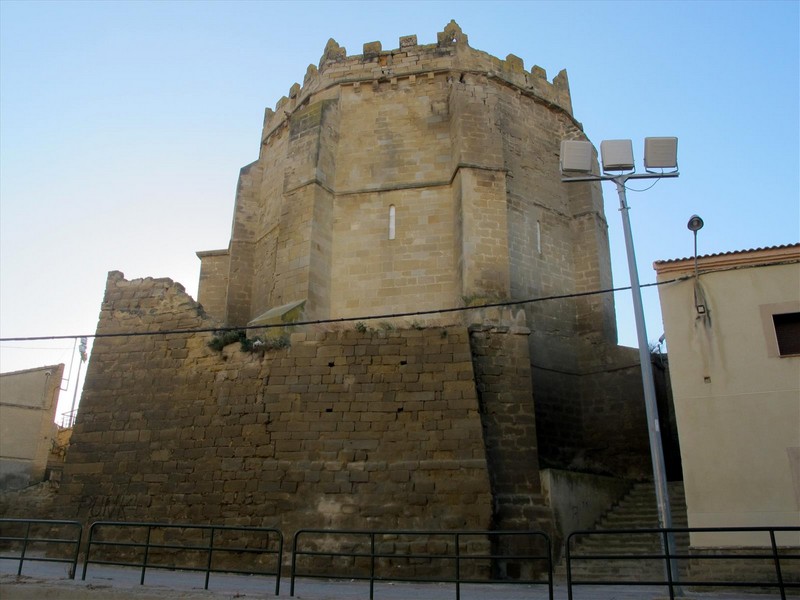 Iglesia fortificada de Santa María de la Corona