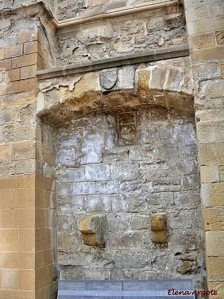 Iglesia fortificada de Santa María de la Corona