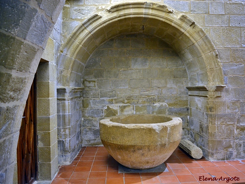 Iglesia fortificada de Santa María de la Corona