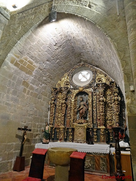 Iglesia fortificada de Santa María de la Corona