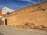 Muralla urbana de Azuara