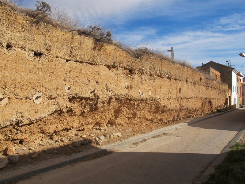 Muralla urbana de Azuara