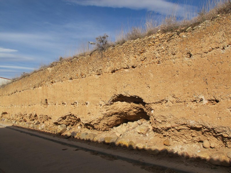 Muralla urbana de Azuara