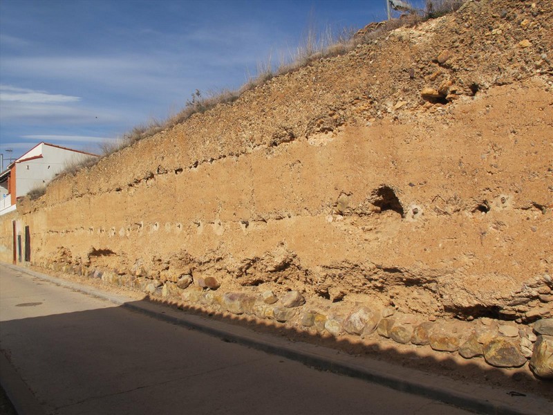 Muralla urbana de Azuara