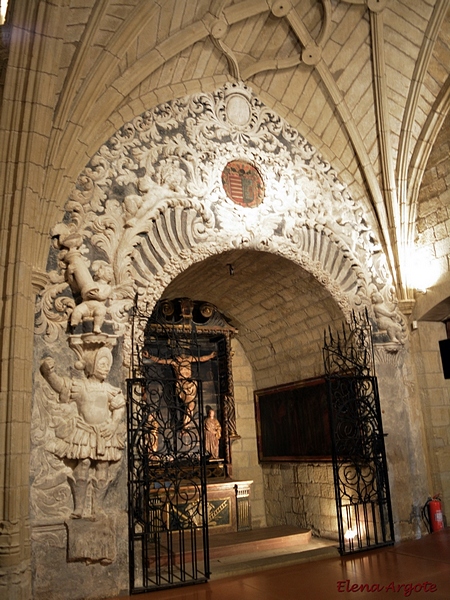 Iglesia fortificada de San Martín de Tous