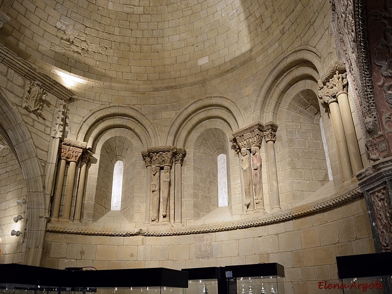 Iglesia fortificada de San Martín de Tous